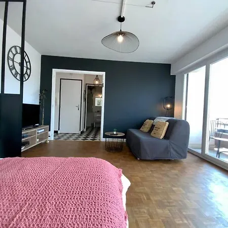 Proche Tram A: 3 Personnes, Balcon, Wifi Gratuit Apartmán