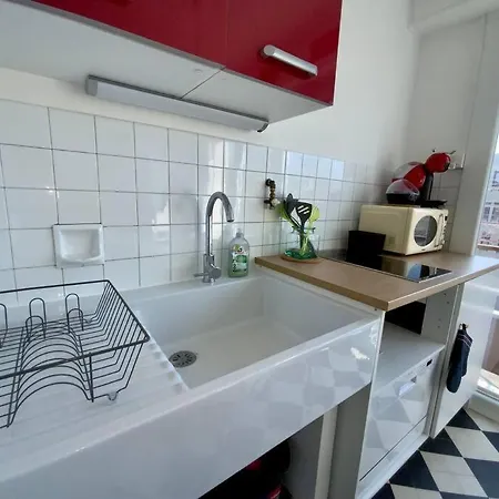 Proche Tram A: 3 Personnes, Balcon, Wifi Gratuit Grenoble
