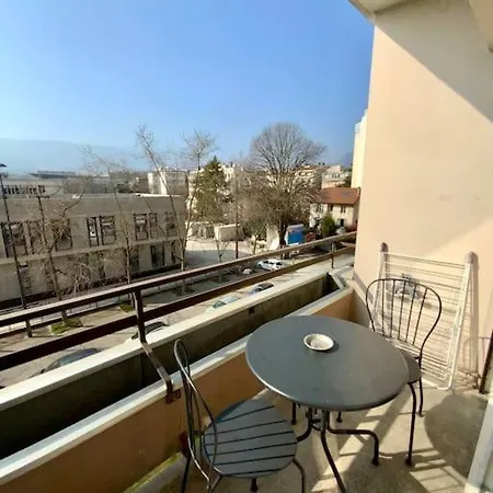 Proche Tram A: 3 Personnes, Balcon, Wifi Gratuit * Grenoble