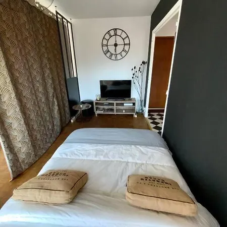 Proche Tram A: 3 Personnes, Balcon, Wifi Gratuit Apartman