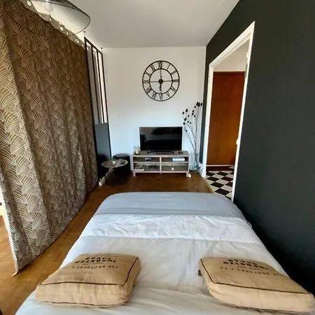 Apartman Proche Tram A: 3 Personnes, Balcon, Wifi Gratuit *